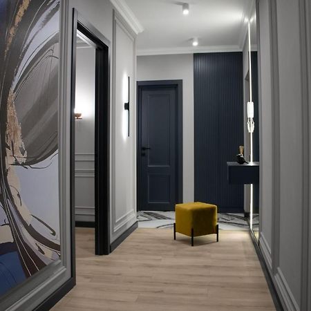 Royal 2 Apartments On Shevchenka 38 Str 利沃夫 外观 照片