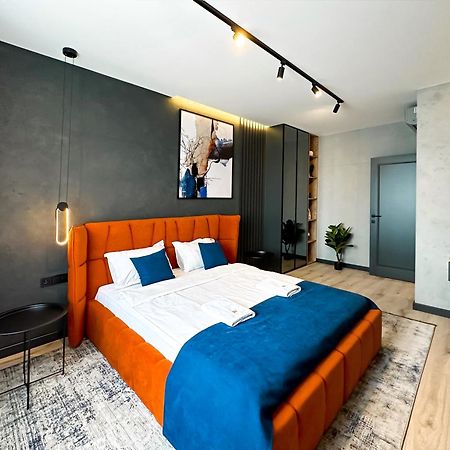 Royal 2 Apartments On Shevchenka 38 Str 利沃夫 外观 照片