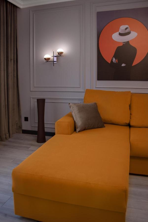 Royal 2 Apartments On Shevchenka 38 Str 利沃夫 外观 照片
