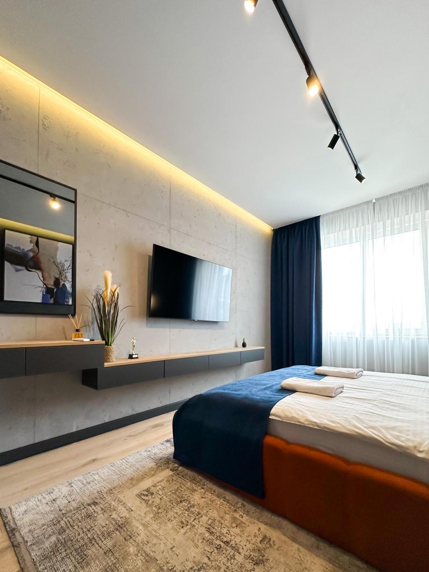 Royal 2 Apartments On Shevchenka 38 Str 利沃夫 外观 照片