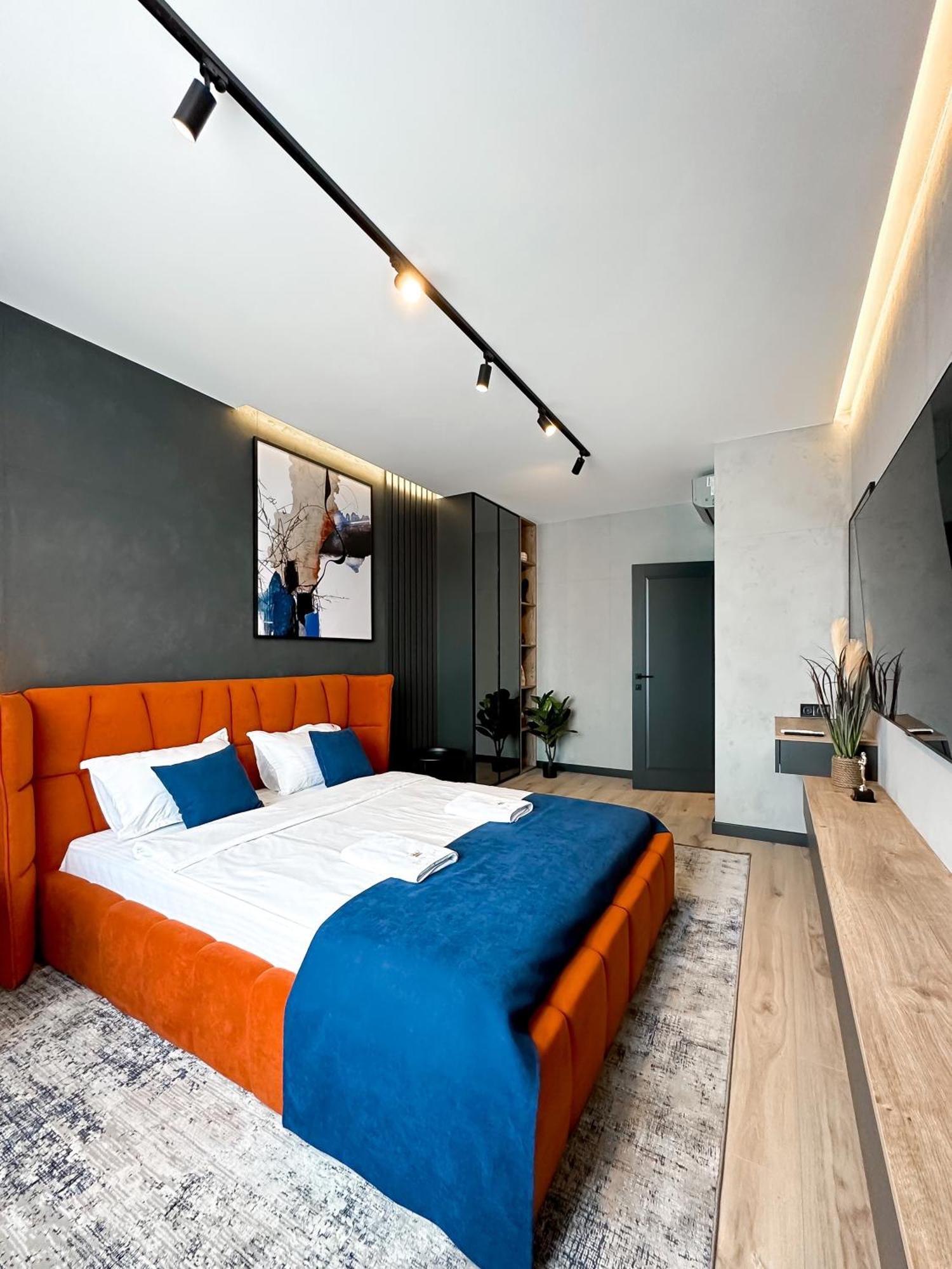 Royal 2 Apartments On Shevchenka 38 Str 利沃夫 外观 照片