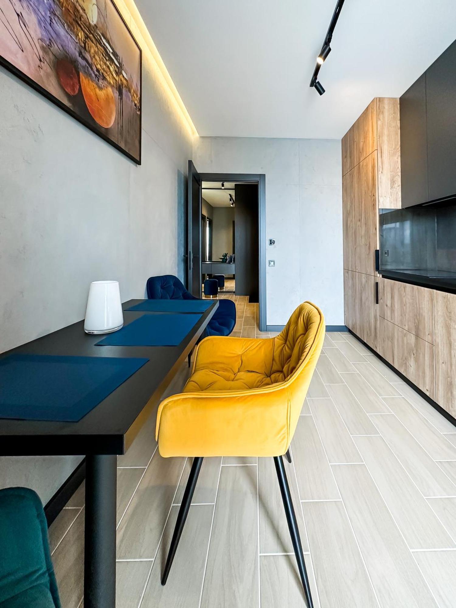 Royal 2 Apartments On Shevchenka 38 Str 利沃夫 外观 照片