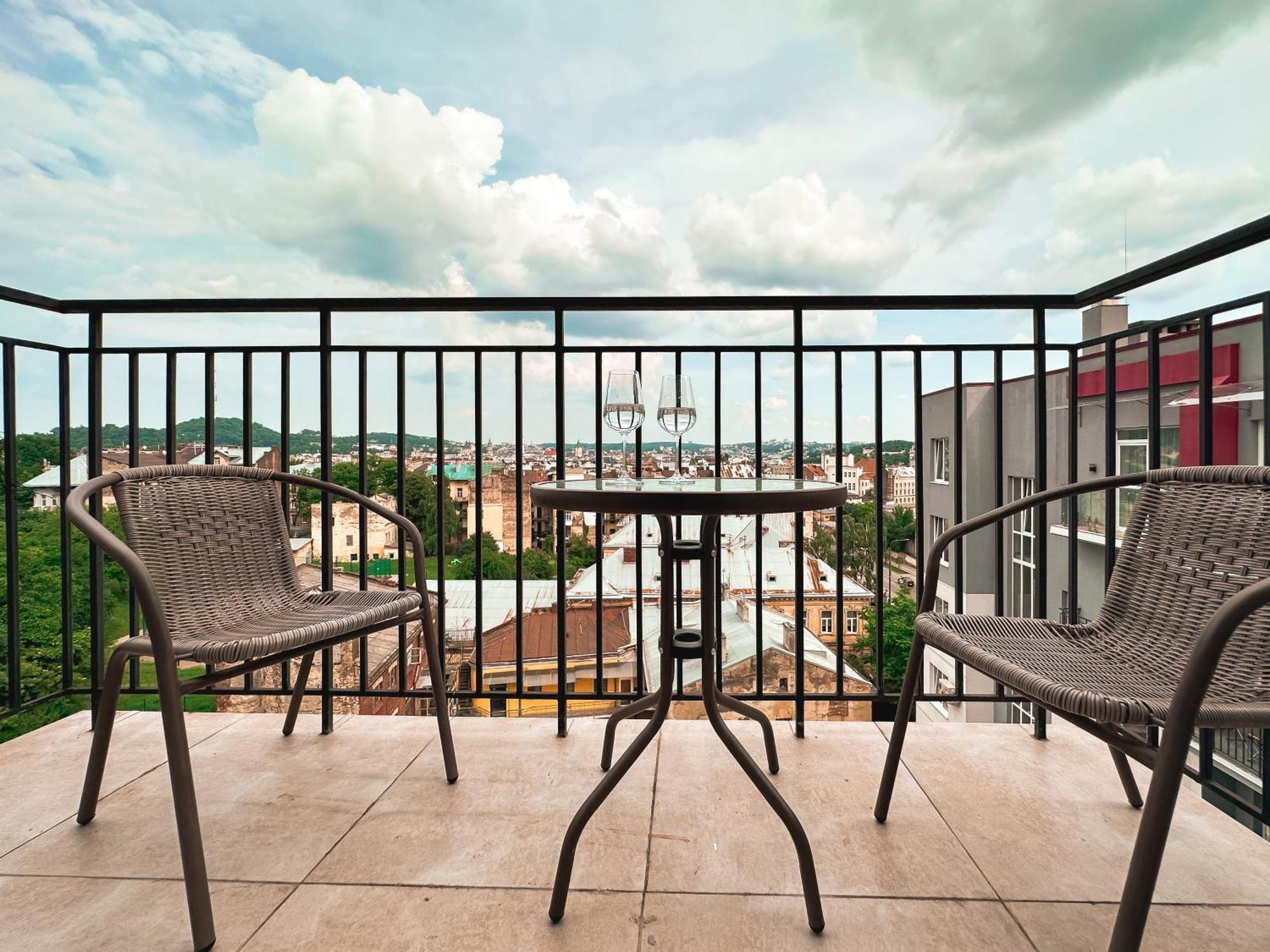 Royal 2 Apartments On Shevchenka 38 Str 利沃夫 外观 照片